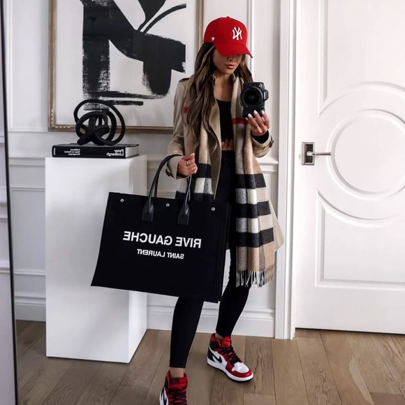 NEW 💕 XL BURBERRY LONDON 2025 Half Mega Giant Check Cashmere Scarf Shawl Wrap - Picture 2 of 13